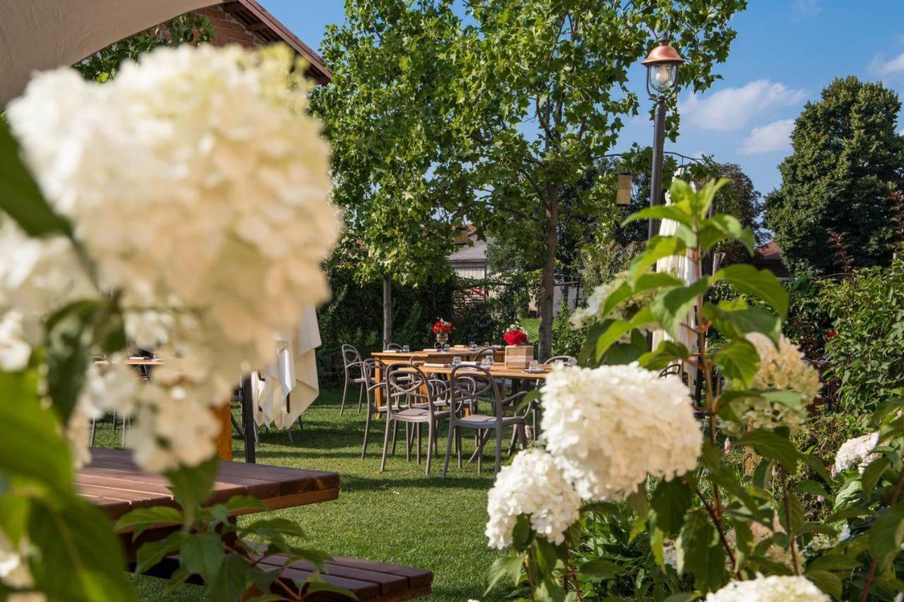 La Tenuta Di Santo Stefano Agri Resort & Spa Fossano Extérieur photo